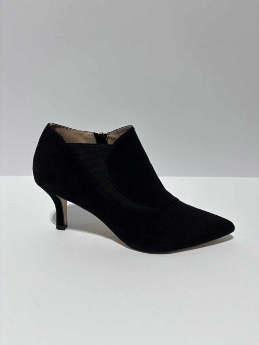 Charles David Women’s Amelia Black Ankle Booties, Size 6.5 M